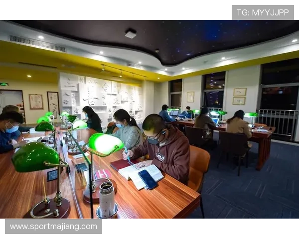 微扑克官真人视讯：全天候24小时不间断的真人游戏体验